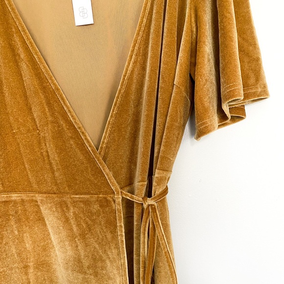 NWT Baltic Born Meghan Gold Velvet Wrap Maxi Dress - Picture 9 of 11